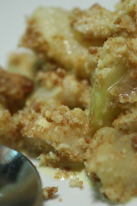 gluten free pear and ginger crumble