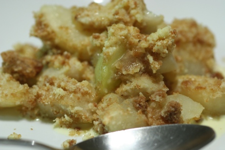 gluten free pear and ginger crumble